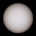 "The_Sun_in_white_light.jpg" by User:MotloAstro